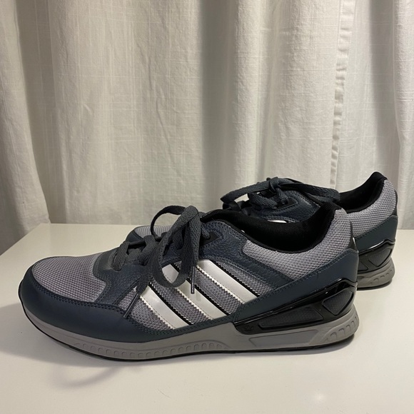 Like New Men’s Adidas ZX95 Sneakers - Picture 5 of 10